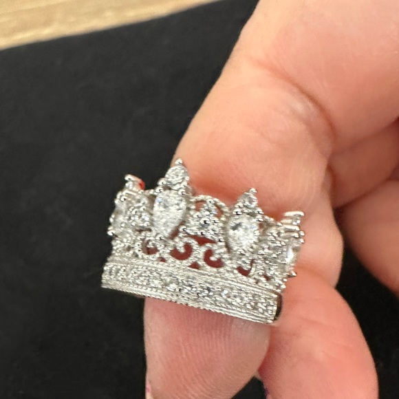 ☺️ Charming Aroma Princess Crown w/ Swarovski crystals ring size 9 - Picture 3 of 3